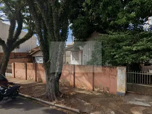 Casa 3 quartos e 1 banheiro, à venda, no bairro Centro em Rolândia