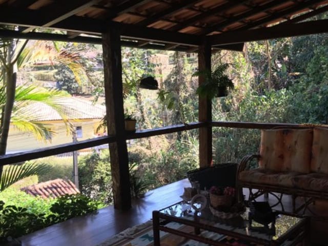 Casa à venda, no bairro Itaipava em Petrópolis