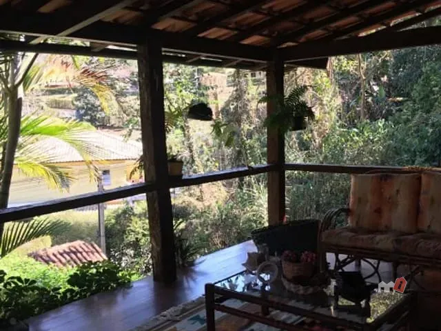 Casa à venda, no bairro Itaipava em Petrópolis