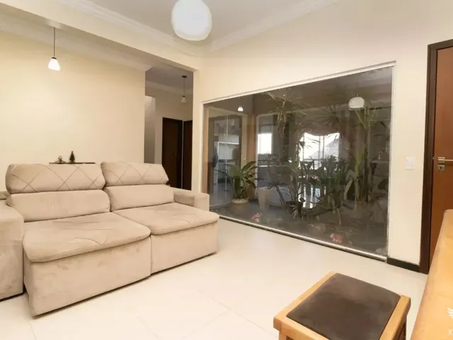 Casa com 400m² 3 quartos e 4 banheiros, à venda, no bairro São Braz em Curitiba