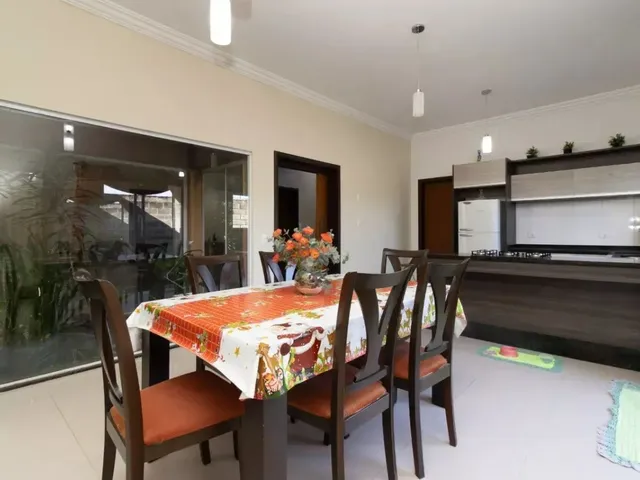 Casa com 400m² 3 quartos e 4 banheiros, à venda, no bairro São Braz em Curitiba