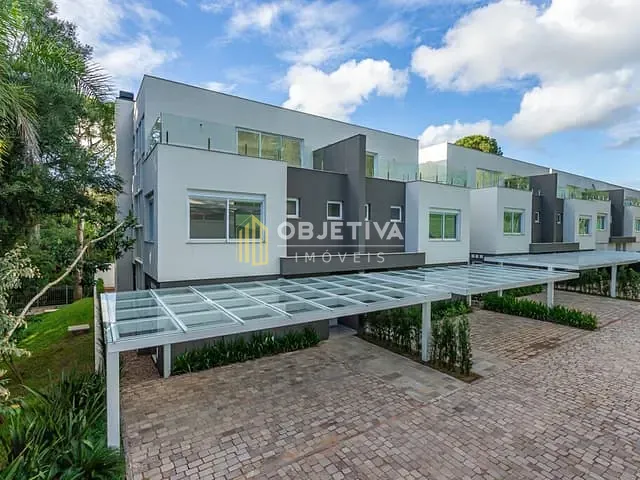 Casa 3 quartos e 6 banheiros, à venda, no bairro Pedra Redonda em Porto Alegre