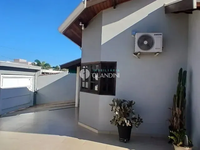 Casa com 307m² 3 quartos e 2 banheiros, à venda, no bairro Jatobá em Artur Nogueira