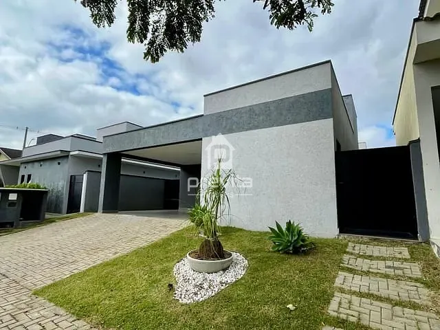 Casa 3 quartos e 2 banheiros, para alugar, no bairro Piracangaguá em Taubaté