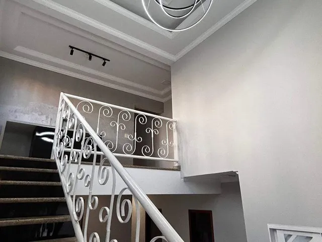 Casa com 439m² 5 quartos e 4 banheiros, à venda, no bairro João Pinheiro em Belo Horizonte