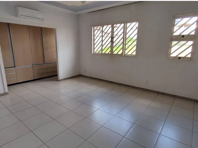Casa com 439m² 5 quartos e 4 banheiros, à venda, no bairro João Pinheiro em Belo Horizonte