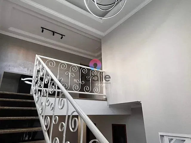Casa com 439m² 5 quartos e 4 banheiros, à venda, no bairro João Pinheiro em Belo Horizonte