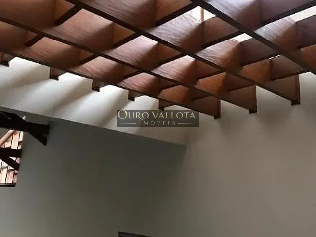 Casa com 1575m² 4 quartos e 4 banheiros, à venda, no bairro Acapulco em Guarujá