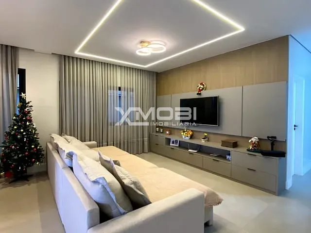 Casa com 300m² 3 quartos e 5 banheiros, à venda, no bairro Medeiros em Jundiaí