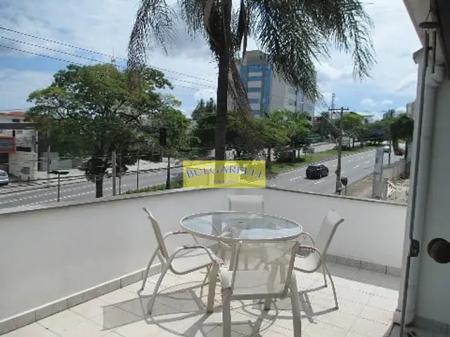 Casa com 445m² 4 quartos e 4 banheiros, à venda, no bairro Anhangabaú em Jundiaí