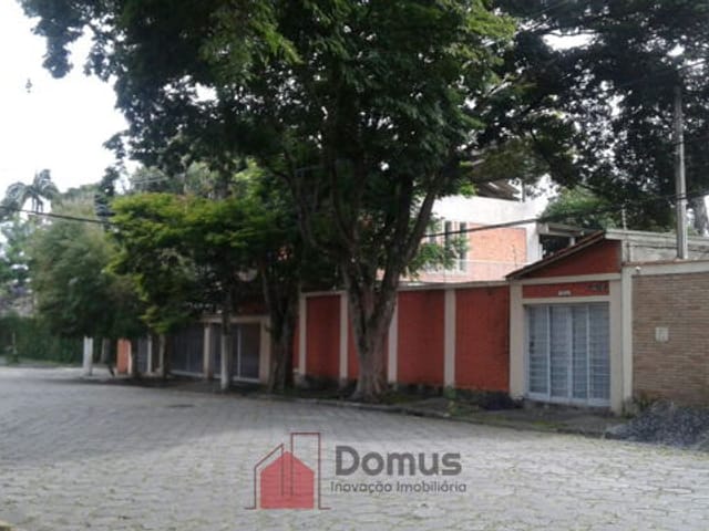Casa com 860m², à venda, no bairro Jardim Siesta em Jacareí