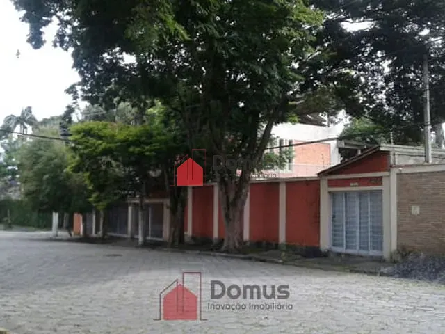Casa com 860m², à venda, no bairro Jardim Siesta em Jacareí