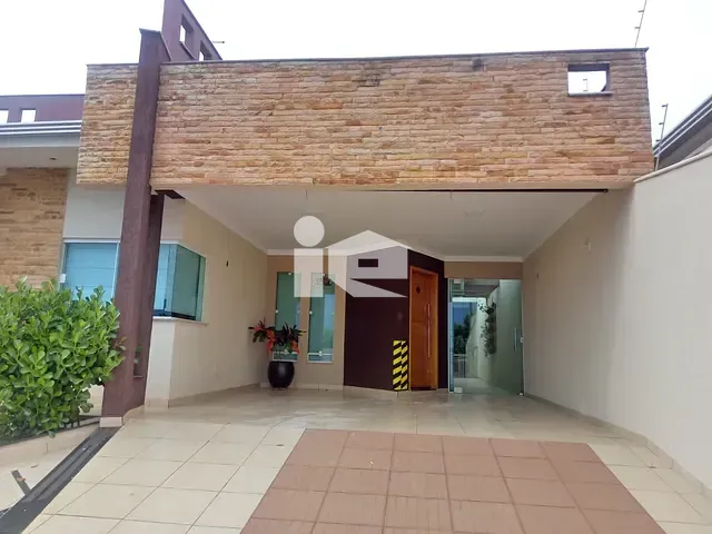 Casa com 302m² 3 quartos e 3 banheiros, à venda, no bairro Jardim Santana em Rolândia