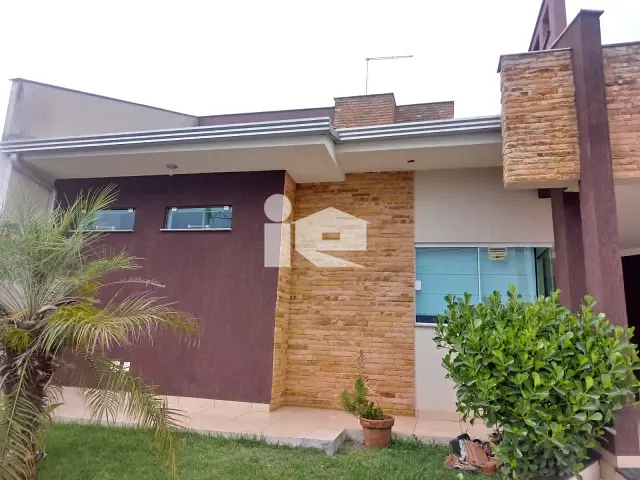 Casa com 302m² 3 quartos e 3 banheiros, à venda, no bairro Jardim Santana em Rolândia