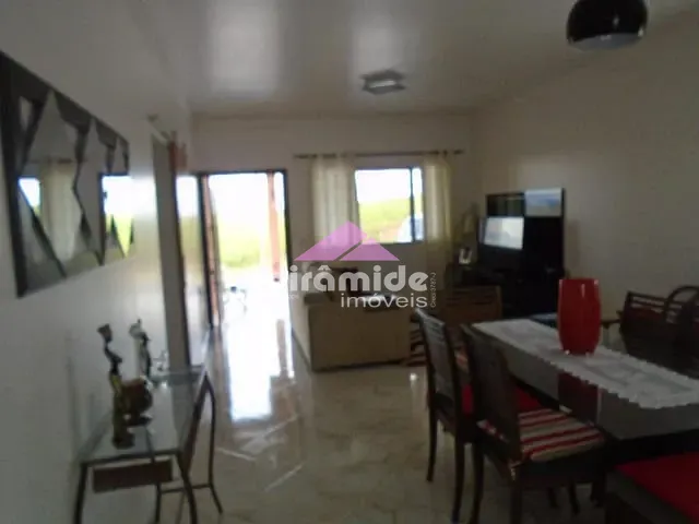 Casa com 360m² 3 quartos e 3 banheiros, à venda, no bairro Condomínio Residencial Mantiqueira em São José dos Campos