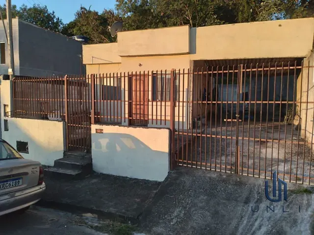 Casa 2 quartos e 1 banheiro, à venda, no bairro Três Poços em Volta Redonda