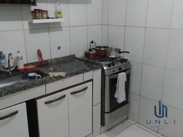 Casa 2 quartos e 1 banheiro, à venda, no bairro Três Poços em Volta Redonda