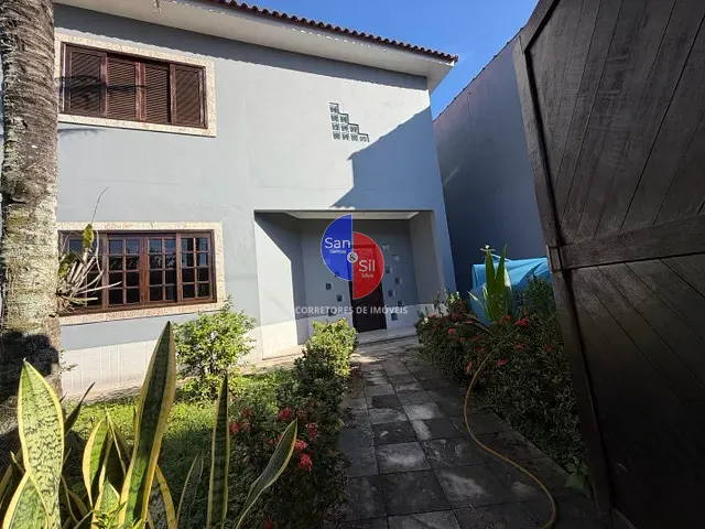 Casa 3 quartos e 4 banheiros, à venda, no bairro Praia do Imperador (Guia de Pacobaíba) em Magé