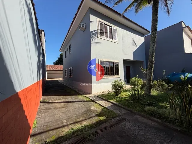 Casa 3 quartos e 4 banheiros, à venda, no bairro Praia do Imperador (Guia de Pacobaíba) em Magé