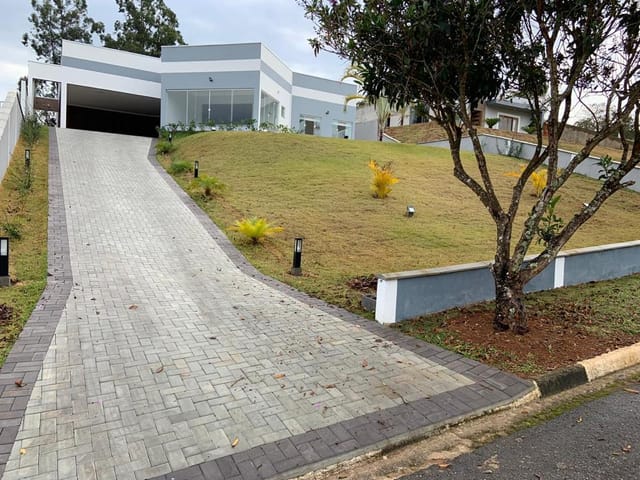 Casa com 1240m² 4 quartos e 5 banheiros, à venda, no bairro Salto em Extrema
