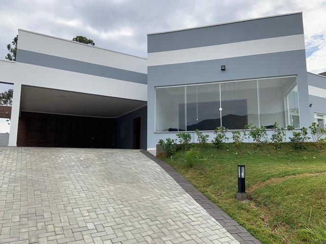 Casa com 1240m² 4 quartos e 5 banheiros, à venda, no bairro Salto em Extrema
