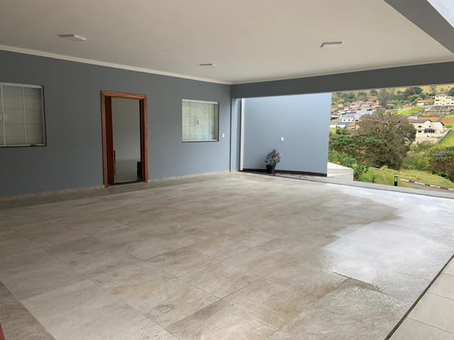 Casa com 1240m² 4 quartos e 5 banheiros, à venda, no bairro Salto em Extrema