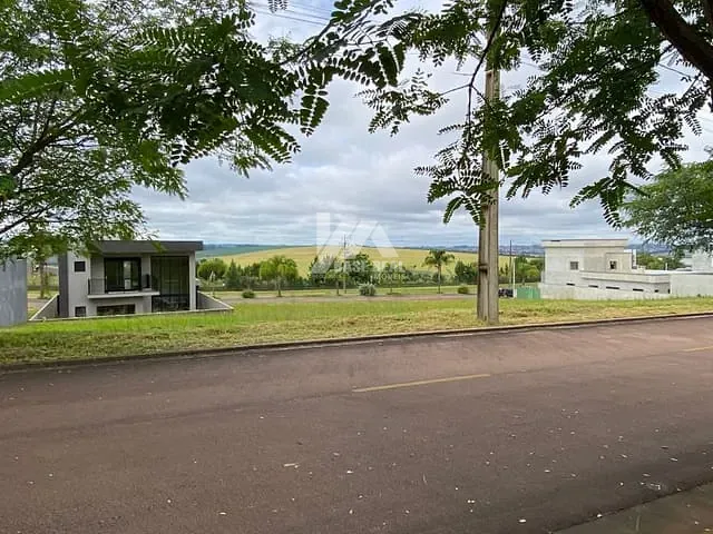 Casa à venda, no bairro Jardim Carvalho em Ponta Grossa