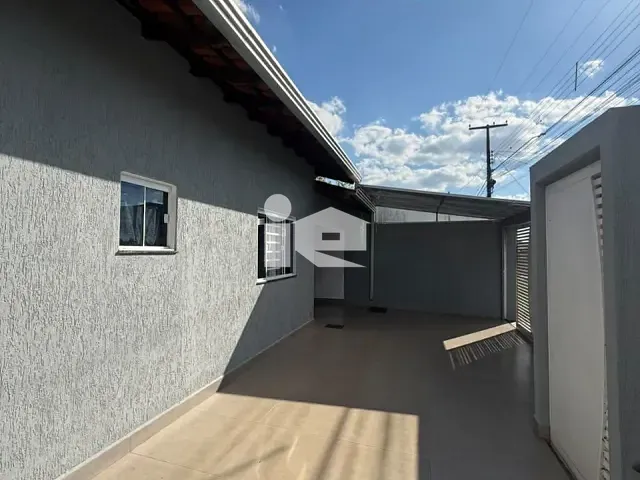 Casa 3 quartos e 1 banheiro, à venda, no bairro Jardim Caviúna em Rolândia