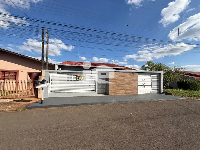 Casa 3 quartos e 1 banheiro, à venda, no bairro Jardim Caviúna em Rolândia