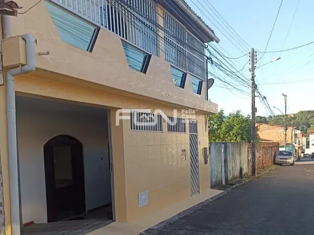 Casa 5 quartos e 3 banheiros, à venda, no bairro Centro em Camaçari