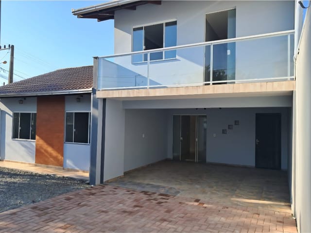 Casa 4 quartos e 3 banheiros, à venda, no bairro Santo Antônio em Balneário Piçarras