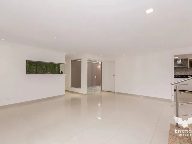 Casa 4 quartos e 5 banheiros, à venda, no bairro Pinheirinho em Curitiba