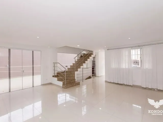 Casa 4 quartos e 5 banheiros, à venda, no bairro Pinheirinho em Curitiba