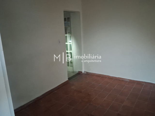 Casa 3 quartos e 1 banheiro, para alugar, no bairro Centro em Cataguases