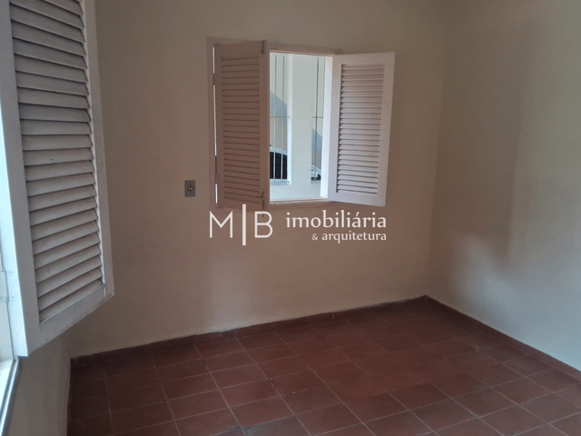 Casa 3 quartos e 1 banheiro, para alugar, no bairro Centro em Cataguases