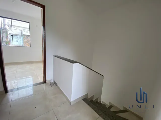 Casa 2 quartos e 2 banheiros, à venda, no bairro Roma em Volta Redonda