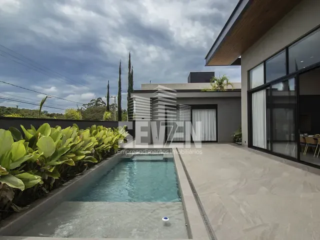 Casa com 900m² 4 quartos e 6 banheiros, à venda, no bairro Vila Aviaçao em Bauru