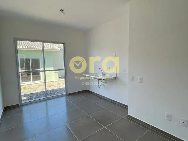 Casa com 100m² 3 quartos e 1 banheiro, à venda, no bairro Três Vendas em Pelotas