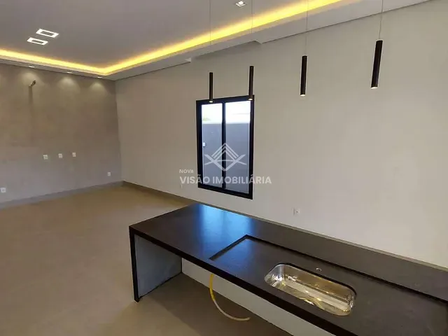 Casa 3 quartos e 2 banheiros, à venda, no bairro Jardim Curitiba em Sinop