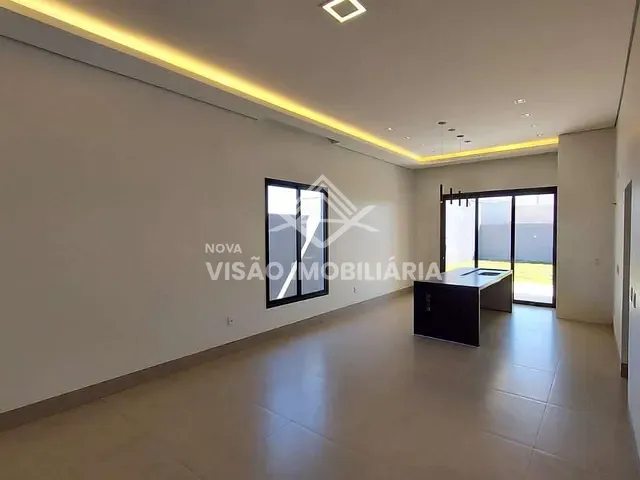 Casa 3 quartos e 2 banheiros, à venda, no bairro Jardim Curitiba em Sinop
