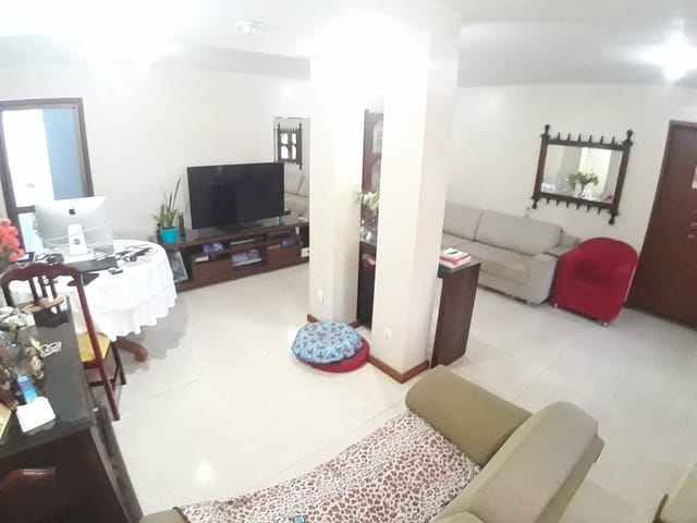 Casa com 270m² 3 quartos e 2 banheiros, à venda ou para alugar, no bairro Imbetiba em Macaé