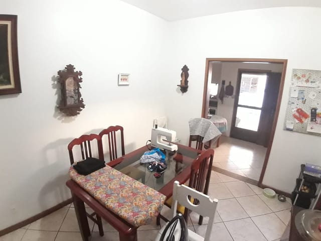 Casa com 270m² 3 quartos e 2 banheiros, à venda ou para alugar, no bairro Imbetiba em Macaé