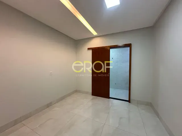 Casa 3 quartos e 2 banheiros, à venda, no bairro Jardim Califórnia em Formosa