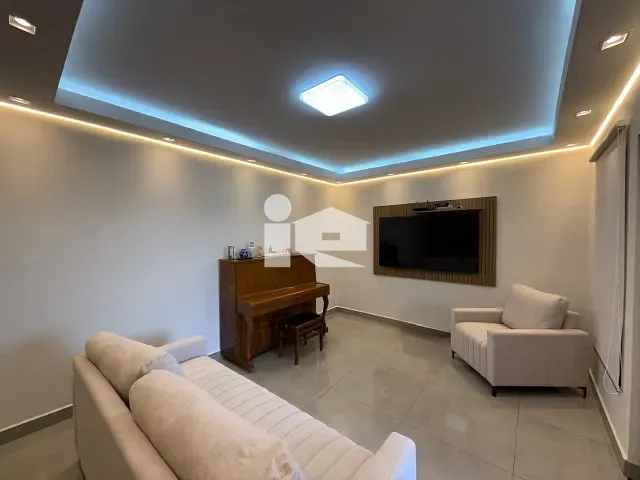 Casa 3 quartos e 2 banheiros, à venda, no bairro Jardim Nobre em Rolândia
