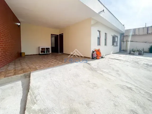 Casa com 334m² 2 quartos e 2 banheiros, para alugar, no bairro Jardim Estádio em Jundiaí