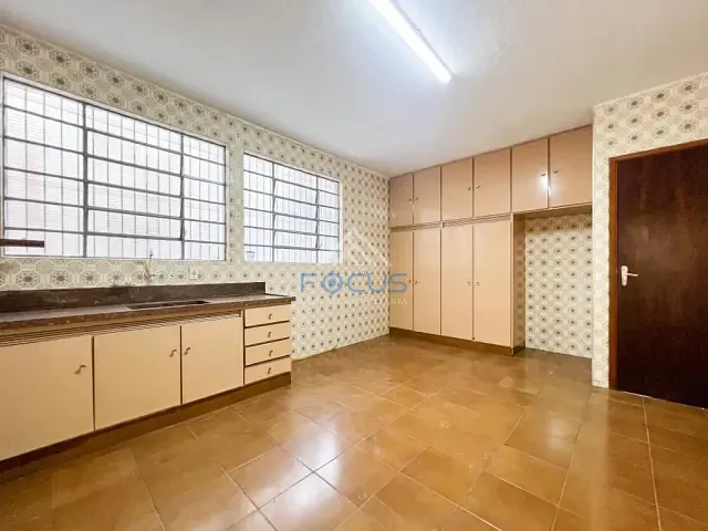 Casa com 334m² 2 quartos e 2 banheiros, para alugar, no bairro Jardim Estádio em Jundiaí