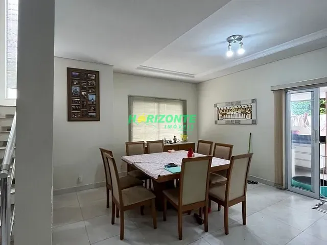 Casa com 430m² 3 quartos e 5 banheiros, à venda, no bairro Villa Branca em Jacareí