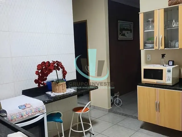 Casa com 188m² 2 quartos e 1 banheiro, à venda, no bairro JARDIM ALTOS DE PINHEIROS I E II em ARARAQUARA