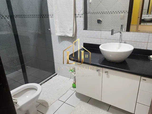 Casa com 360m² 2 quartos e 2 banheiros, à venda, no bairro Cristo Rei em Várzea Grande