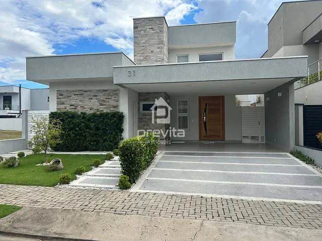 Casa 3 quartos e 4 banheiros, à venda, no bairro Piracangaguá em Taubaté